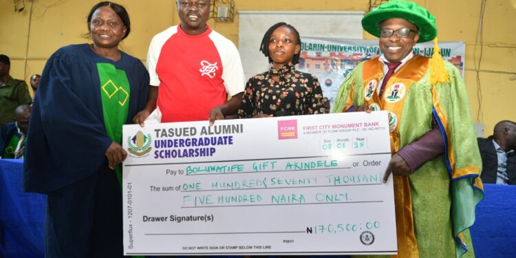 TASUED alumni award scholarships to six undergradu
